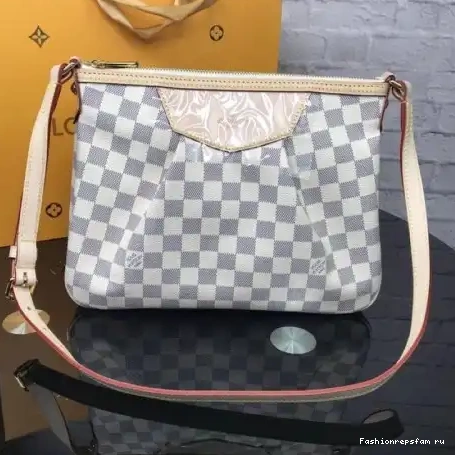 Fashionrepsfam ru Bags 19T1L0131 LV 0622